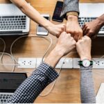 imagen choque puños