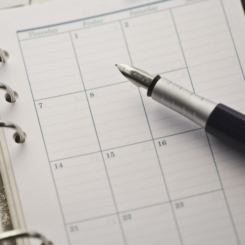 imagen bolígrafo y calendario